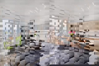 Appartamento recentemente ristrutturato con vista mare aperta e ampio giardino