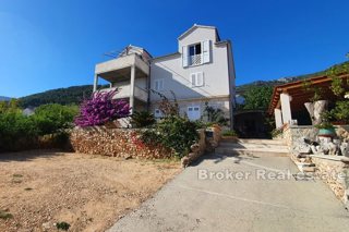 Palazzina con vista mare