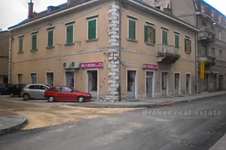 Grande casa su 500 m2, in vendita