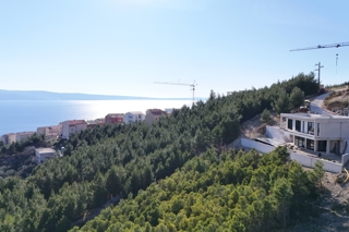 Moderna villa di recente costruzione con vista mare