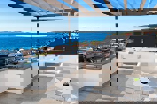 Appartamento duplex con giardino e parcheggio