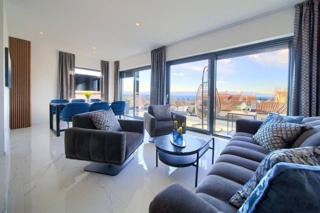 Attico con due zone giorno separate