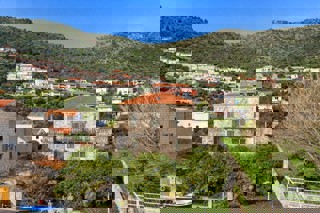 Proprietà unica in prima fila sul mare