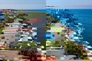 Esclusiva villa di lusso in prima fila sul mare con piscina