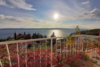 Casa con vista sul mare aperto