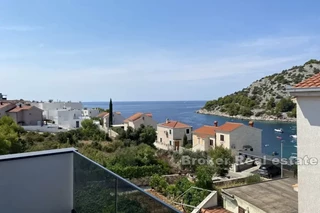 Rogoznica, casa con vista mare