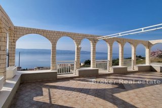 Casa con vista sul mare aperto