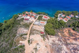 Ampio terreno edificabile vicino al mare con vista