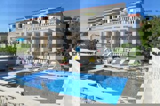 Bella villa con vista sul mare aperto