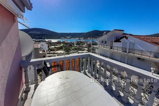 Casa indipendente con vista mare