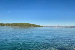 Terreno edificabile in prima fila sul mare, ideale per investimento