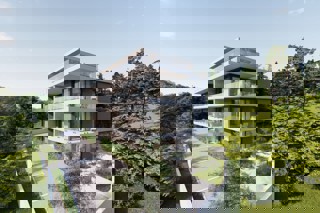 Appartamento con due camere da letto e giardino vicino al mare