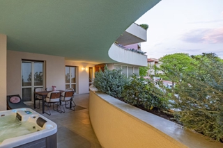 Appartamento arredato con tre camere da letto in posizione privilegiata