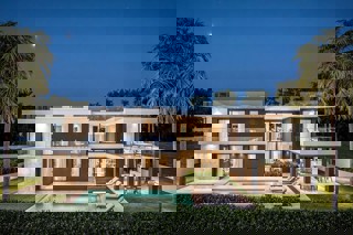 Moderna villa costiera a Pomer con piscina riscaldata ed esclusiva terrazza panoramica