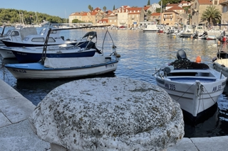 Casa in pietra nel centro storico di Milna