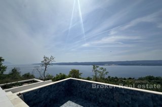 Villa di nuova costruzione con vista panoramica sul mare e piscina