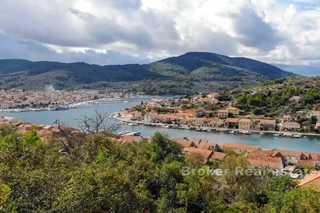 Terreno edificabile con vista aperta sul mare