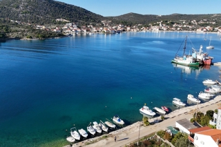 Casa indipendente su un piano con vista aperta sul mare