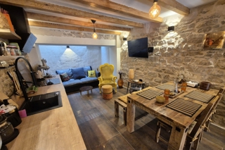 Casa in pietra dalmata autoctona completamente ristrutturata