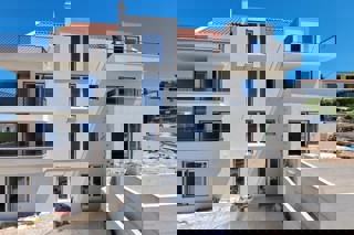 Appartamento in un nuovo edificio con vista mare