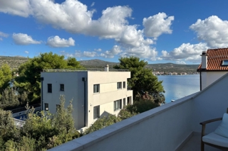 Appartamento con tre camere da letto vicino alla spiaggia