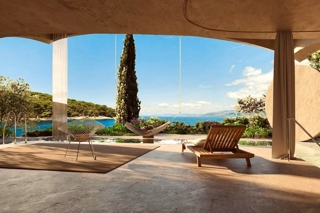 Terreno edificabile con progetto per una villa di lusso, in prima fila al mare