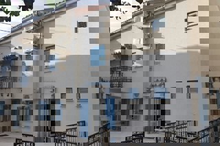 Casa a tre piani vicino al centro