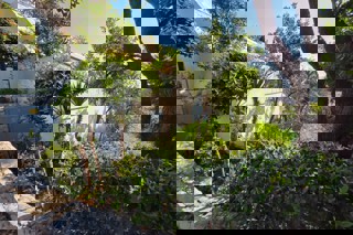 Confortevole appartamento con quattro camere da letto vicino al lungomare principale e al porto turistico ACI