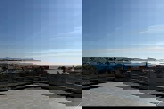 Ampio appartamento duplex in zona tranquilla