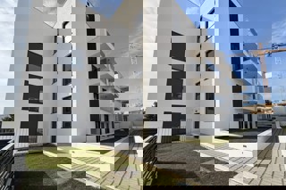 Appartamenti in costruzione con vista mare