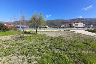 Terreno edificabile vicino alla strada principale