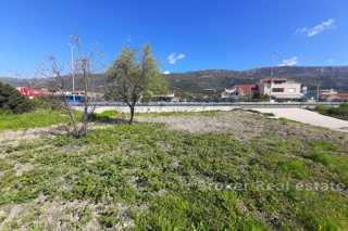 Terreno edificabile vicino alla strada principale