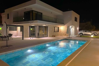 Moderna nuova villa