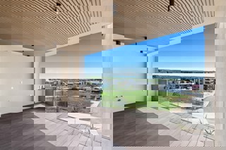 Appartamento con una camera da letto, terrazza e vista mare