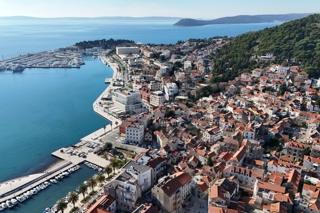 Ampio attico in posizione privilegiata con vista mare