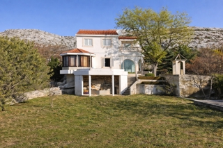 Casa con vista mare e giardino