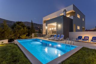 Villa di lusso con piscina
