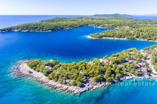 Villa con piscina, vicino al mare