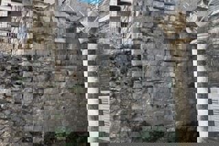 Casa in pietra in pieno centro