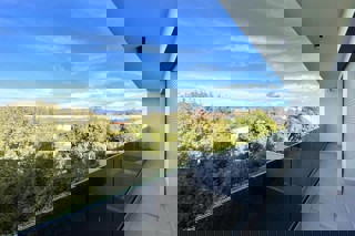 Moderno appartamento con vista mare