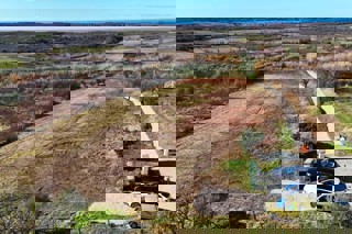 Terreno edificabile con vista mare e infrastrutture complete