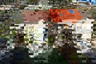 Casa bifamiliare con vista mare