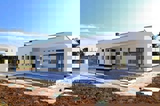 Casa moderna con piscina