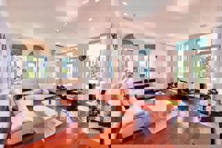 Esclusivo appartamento in villa con vista mare