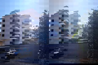 Nuova costruzione - appartamento in centro città con parcheggio, vicino al mare