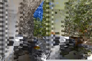 Appartamento con una camera da letto e terrazza