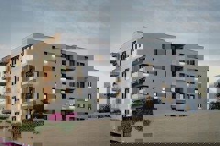 Moderno appartamento con una camera da letto in un nuovo edificio