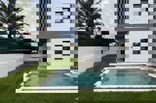 Appartamento di lusso con piscina privata e giardino accanto al Parco Naturale di Kamenjak