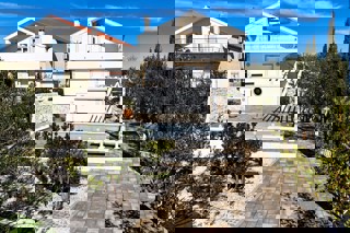 Casa indipendente con piscina e vista mare