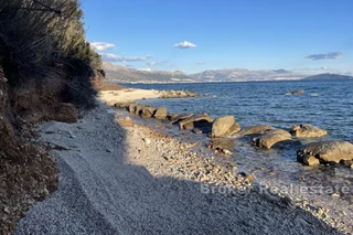 Terreno edificabile in prima fila al mare